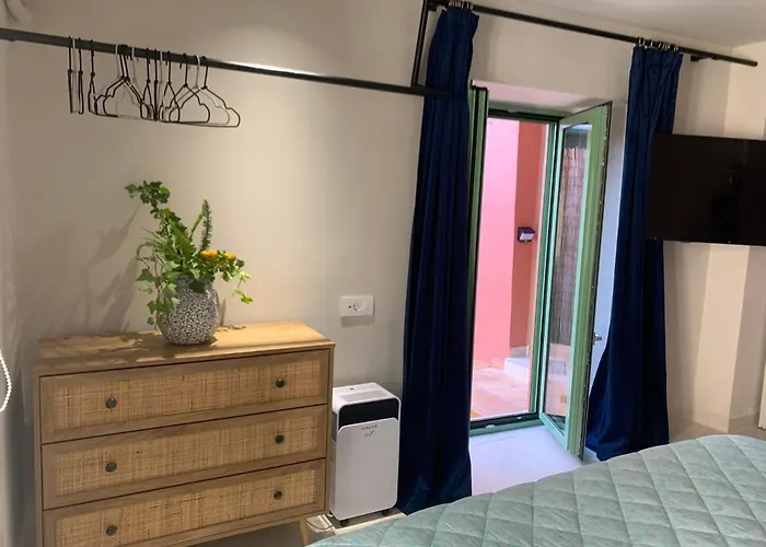 Master Rose In Old Town * Нафплион