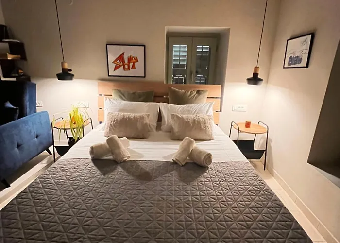 Master Rose In Old Town Нафплион