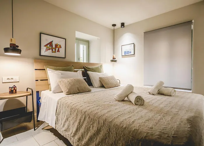 Master Rose In Old Town Нафплион