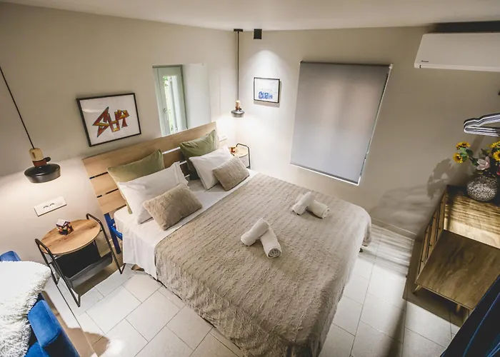 Master Rose In Old Town * Нафплион