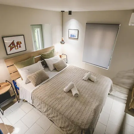 Master Rose In Old Town * Nauplie