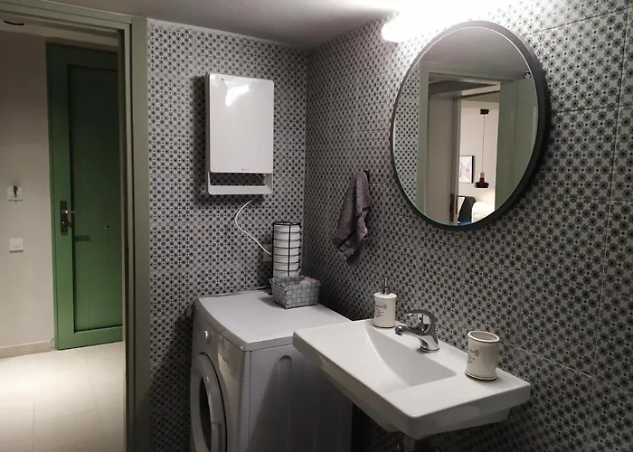 Master Rose In Old Town Náuplia